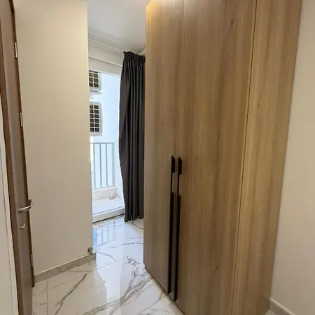 Family Friendly 2 Bedroom - By Hostmt דירה *