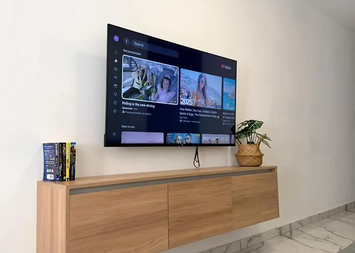 Family Friendly 2 Bedroom - By Hostmt Daire *