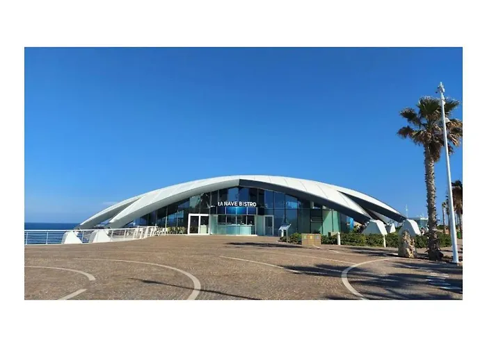 Family Friendly 2 Bedroom - By Hostmt Daire *