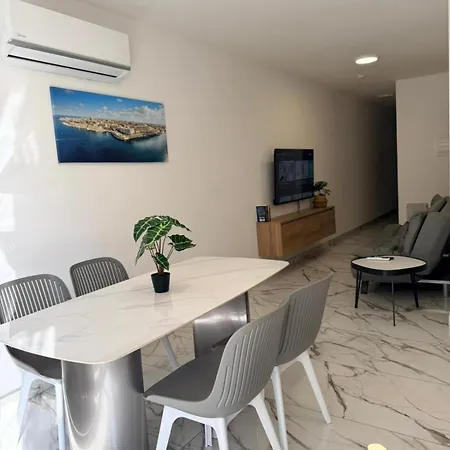 Family Friendly 2 Bedroom - By Hostmt St Paul's Bay