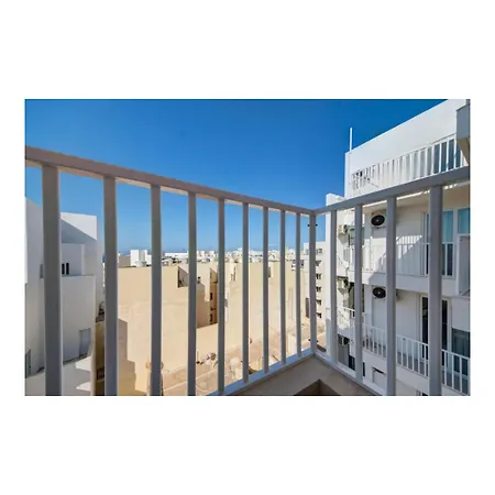 Family Friendly 2 Bedroom - By Hostmt * St Paul's Bay